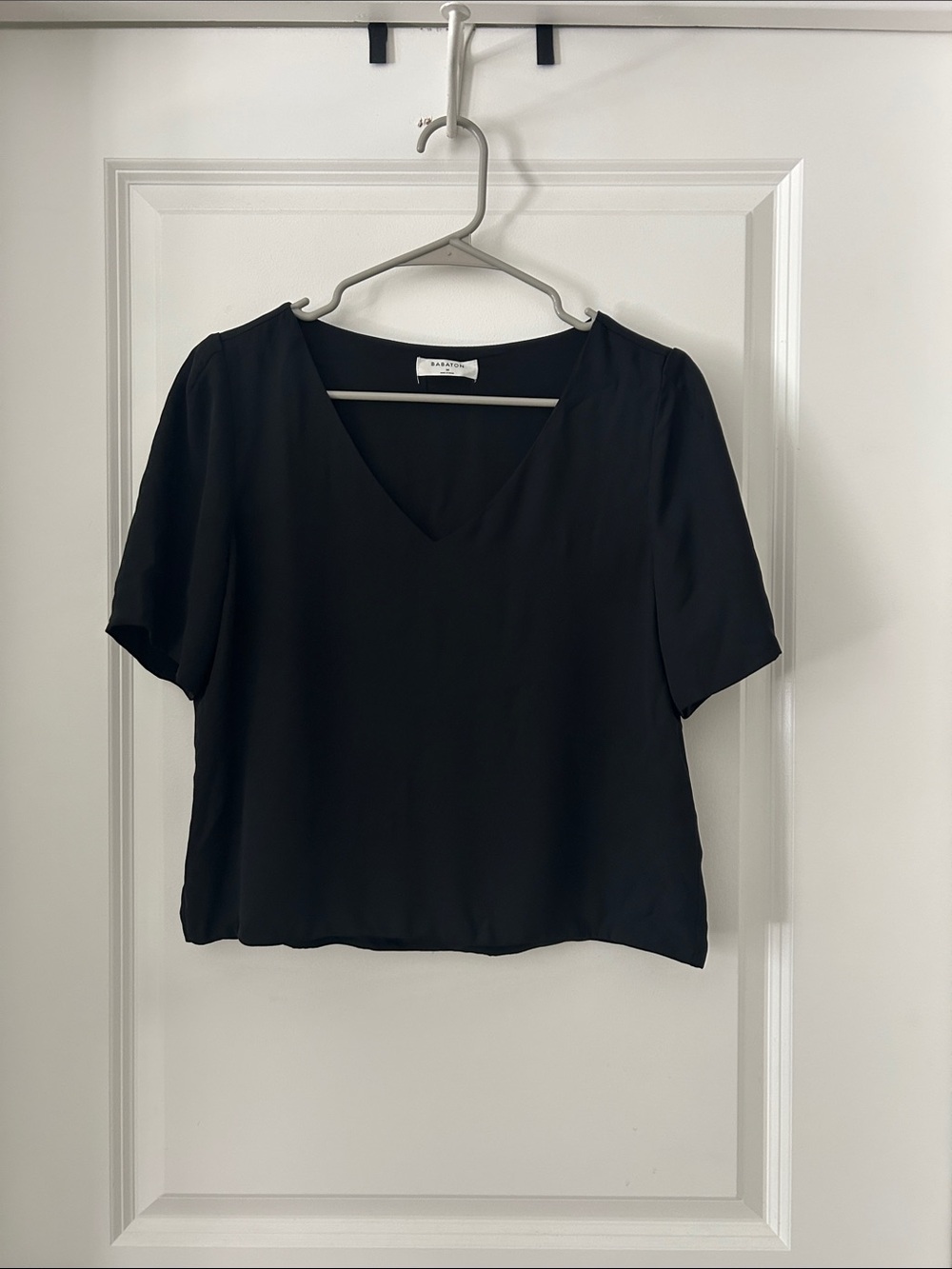 Babaton Black V-Neck Short Sleeve Top